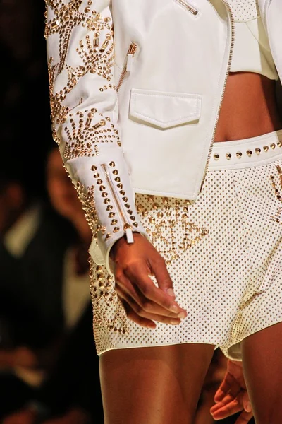Look 8